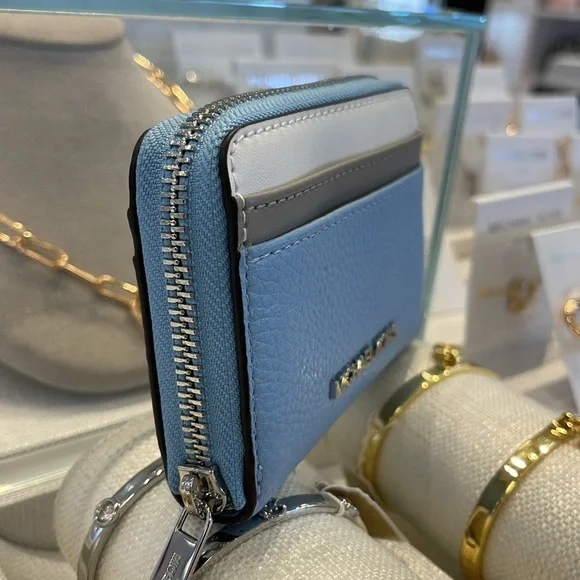 MICHAEL KORS Jet Set Travel Medium Color-Block Zip Around Wallet
LT SKY MLT
NWT - Picture 3 of 16
